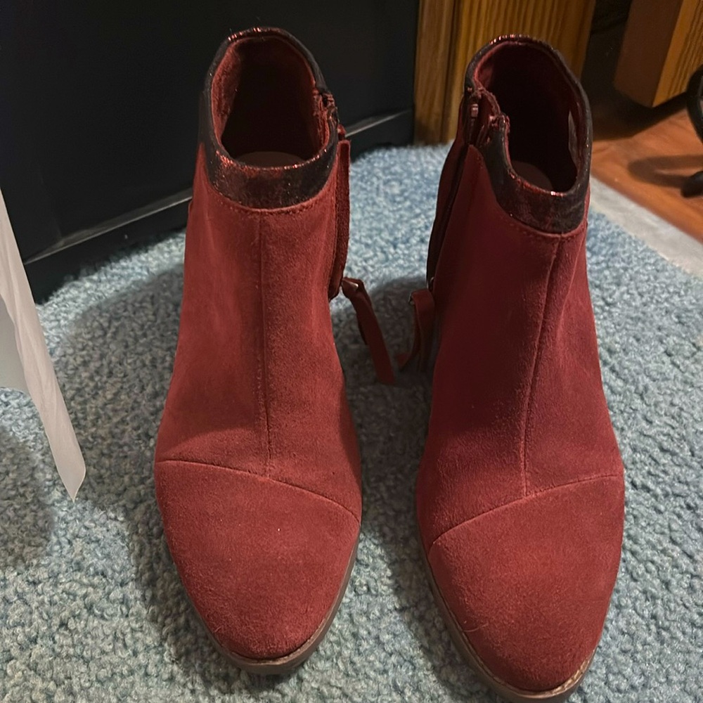 Red Tom’s brand shoes